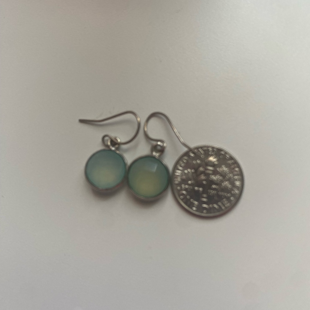 Elegant Stainless still earrings with chalcedony stone - Picture 3 of 4